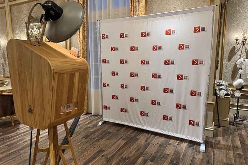 Borne en bois vintage